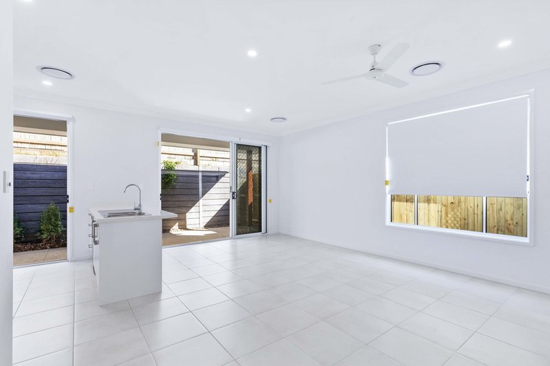 Photo - 22 Wellside Street, Morayfield QLD 4506 - Image 5