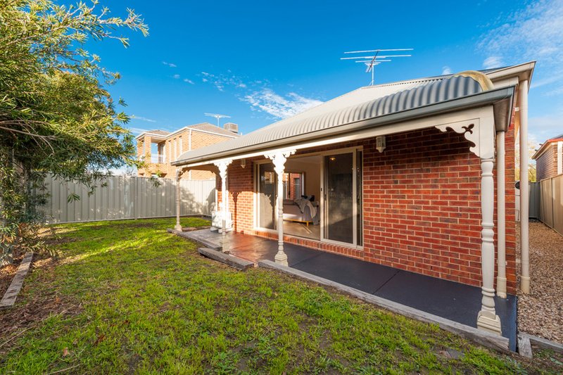 Photo - 22 Westerfolds Loop, Craigieburn VIC 3064 - Image 11