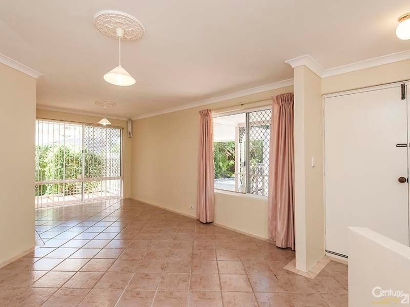 Photo - 22 Whiston Crescent, Clarkson WA 6030 - Image 3