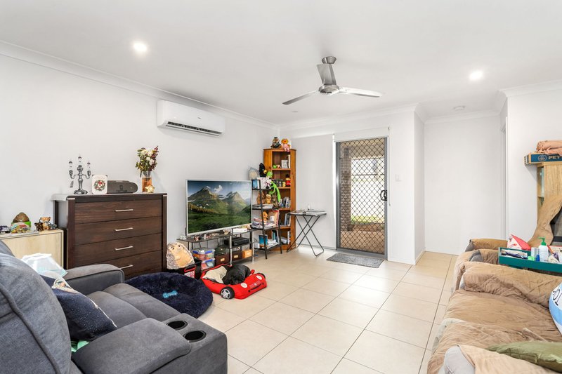 Photo - 22 Whitehaven Drive, Burpengary QLD 4505 - Image 3