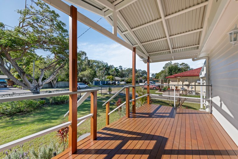 Photo - 22 Whiting Street, Beachmere QLD 4510 - Image 2