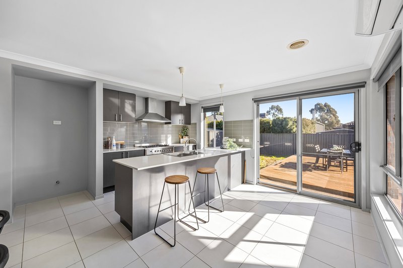 Photo - 22 Wilmott Street, Lucas VIC 3350 - Image 5