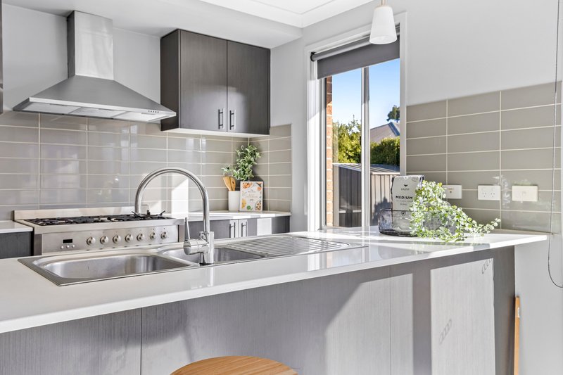 Photo - 22 Wilmott Street, Lucas VIC 3350 - Image 6