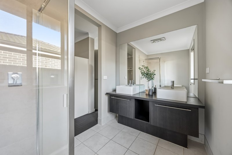Photo - 22 Wilmott Street, Lucas VIC 3350 - Image 11