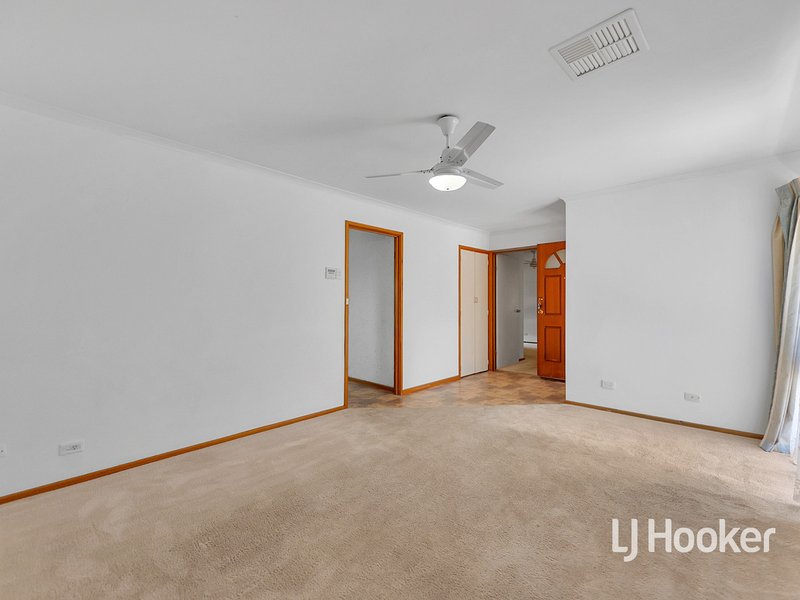 Photo - 22 Wilterna Crescent, Smithfield SA 5114 - Image 3