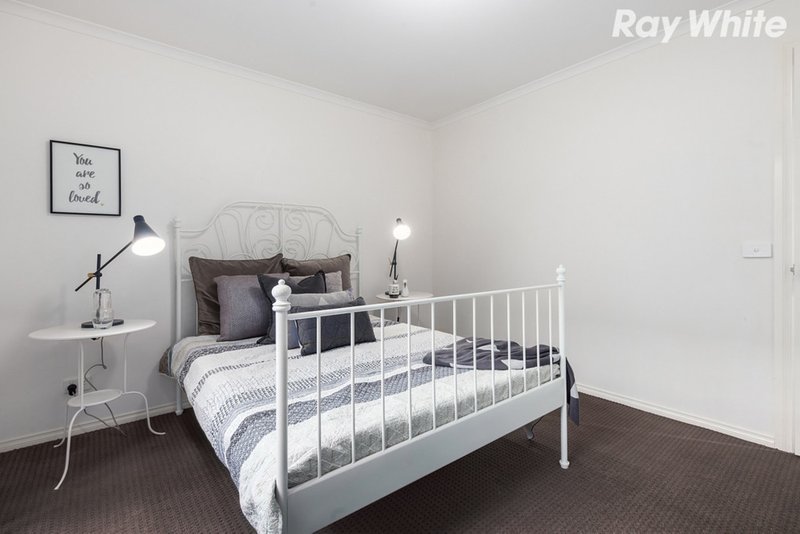 Photo - 22 Windermere Boulevard, Pakenham VIC 3810 - Image 8