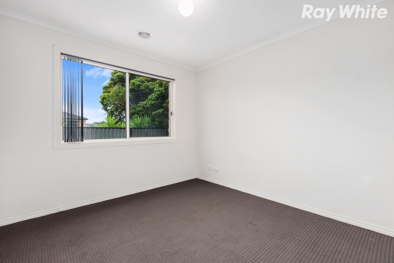 Photo - 22 Windermere Boulevard, Pakenham VIC 3810 - Image 10