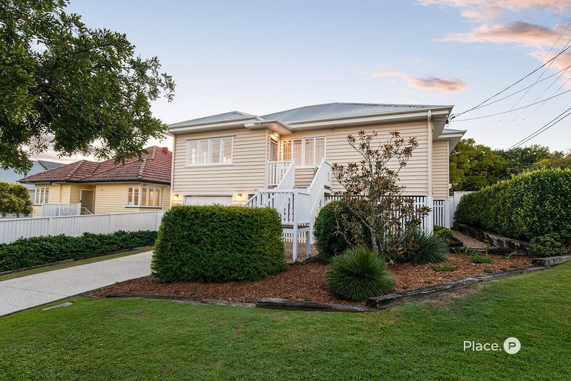 Photo - 22 Woodrow Drive, Coorparoo QLD 4151 - Image 3