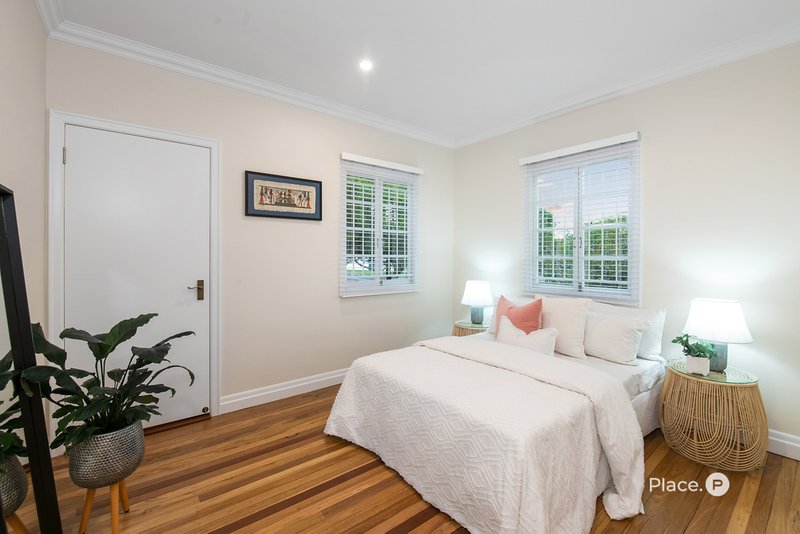 Photo - 22 Woodrow Drive, Coorparoo QLD 4151 - Image 13