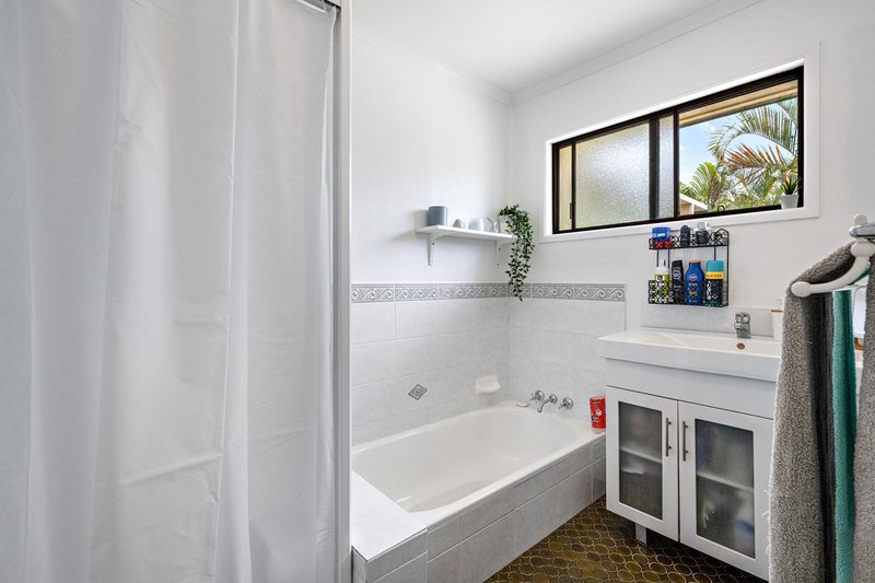 Photo - 22 Wordsworth Street, Strathpine QLD 4500 - Image 10