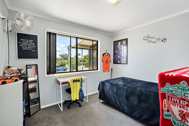 Photo - 22 Wordsworth Street, Strathpine QLD 4500 - Image 12