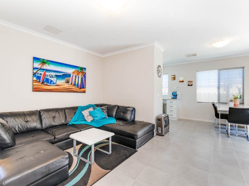 Photo - 22 Wotan Street, Innaloo WA 6018 - Image 3