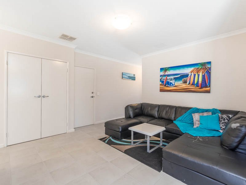 Photo - 22 Wotan Street, Innaloo WA 6018 - Image 5