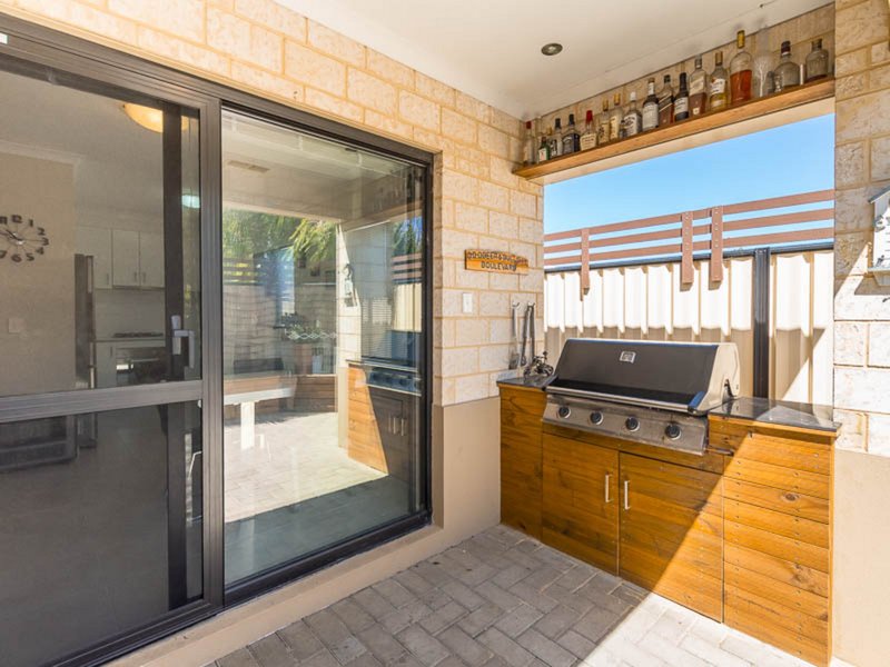 Photo - 22 Wotan Street, Innaloo WA 6018 - Image 13