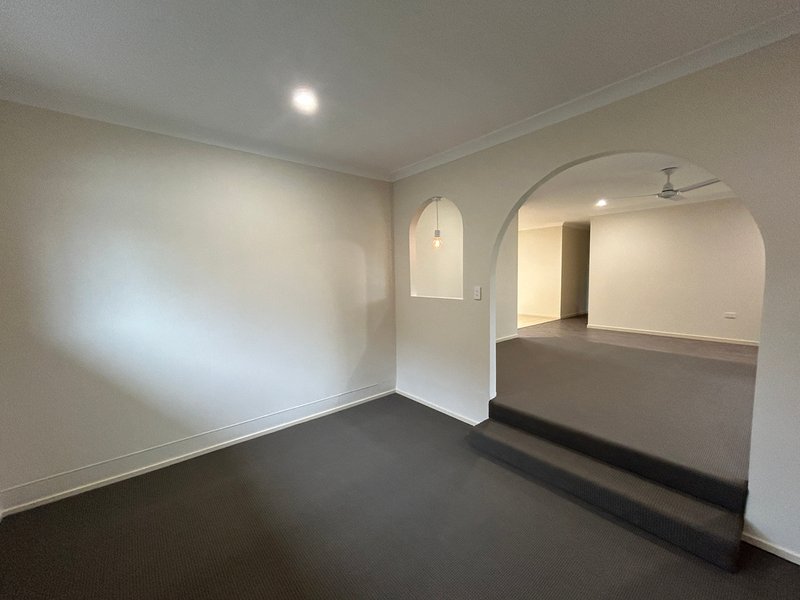 Photo - 22 Yangoora Crescent, Ashmore QLD 4214 - Image 6