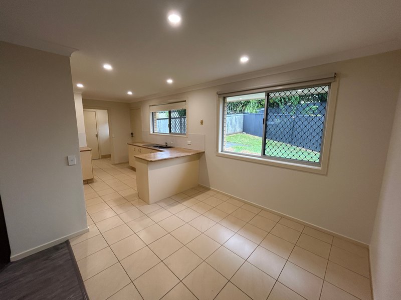 Photo - 22 Yangoora Crescent, Ashmore QLD 4214 - Image 7