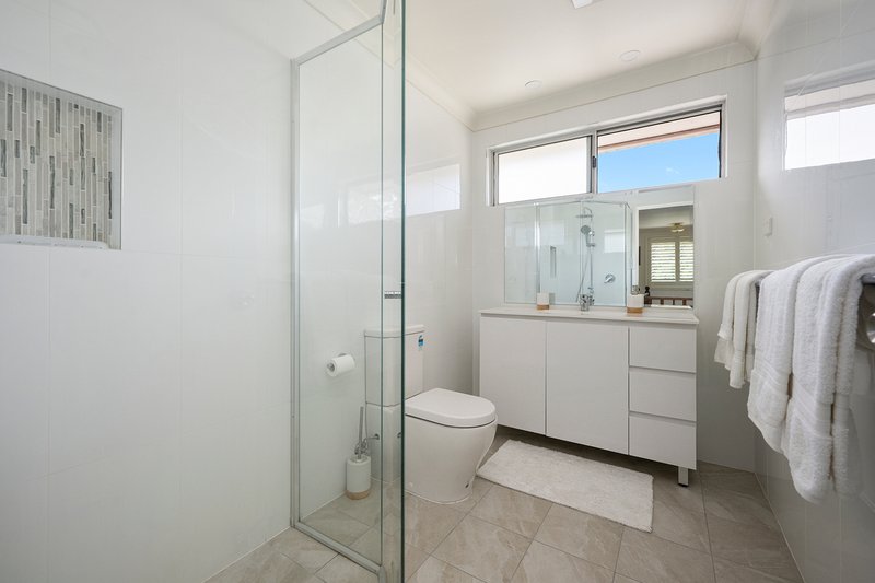 Photo - 22 Yaralla Crescent, Thornleigh NSW 2120 - Image 7