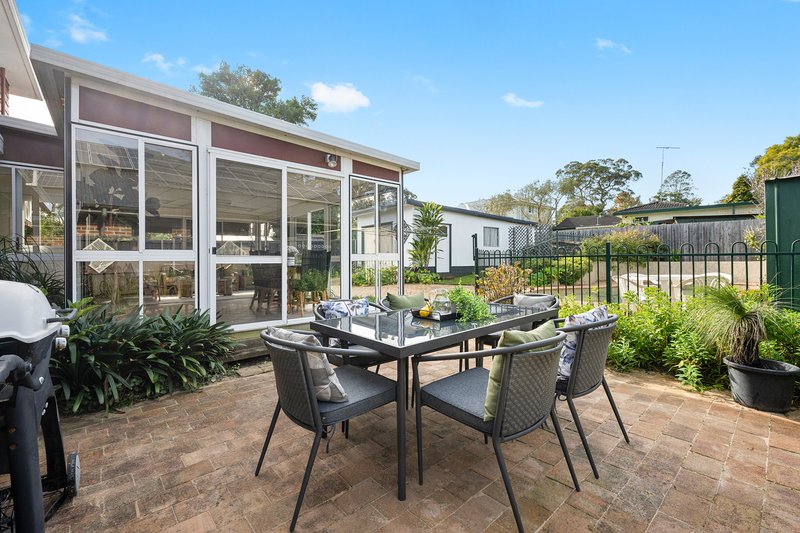 Photo - 22 Yaralla Crescent, Thornleigh NSW 2120 - Image 13