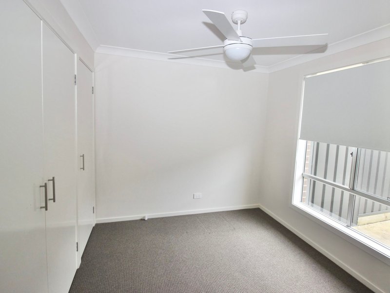 Photo - 22 Yarborough Road, Cameron Park NSW 2285 - Image 4
