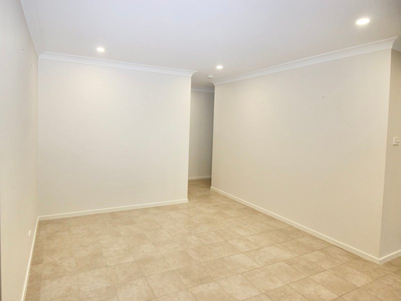 Photo - 22 Yarborough Road, Cameron Park NSW 2285 - Image 5