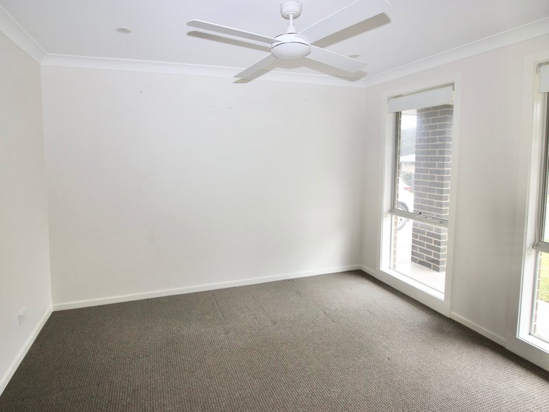 Photo - 22 Yarborough Road, Cameron Park NSW 2285 - Image 6