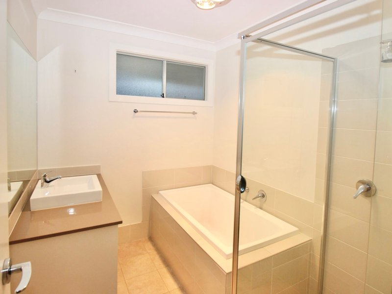 Photo - 22 Yarborough Road, Cameron Park NSW 2285 - Image 9