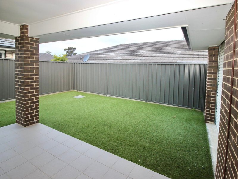 Photo - 22 Yarborough Road, Cameron Park NSW 2285 - Image 12