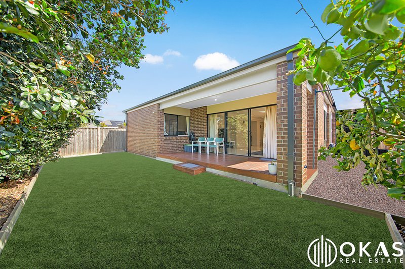Photo - 22 Yellowbox Drive, Point Cook VIC 3030 - Image 14