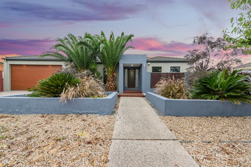 22 York Close, Taylors Hill VIC 3037