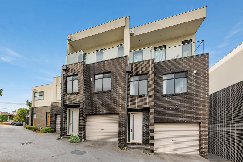 Photo - 2/20-22 Hughes Street, Burwood VIC 3125 - Image 2