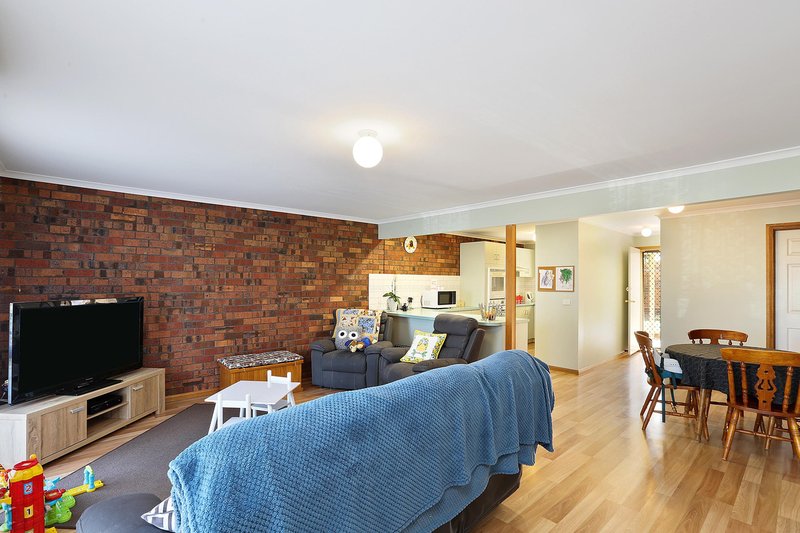 Photo - 2/20-22 Scarlett Grove, Lara VIC 3212 - Image 3