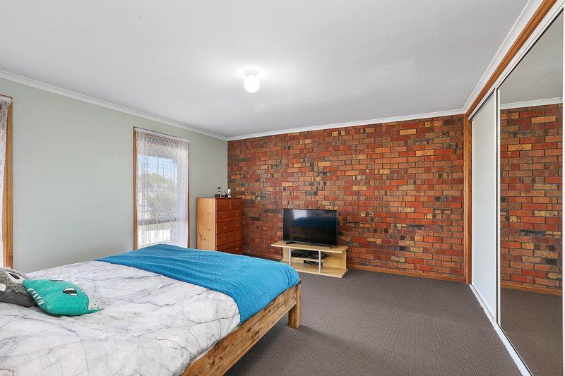 Photo - 2/20-22 Scarlett Grove, Lara VIC 3212 - Image 5