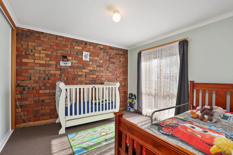 Photo - 2/20-22 Scarlett Grove, Lara VIC 3212 - Image 6