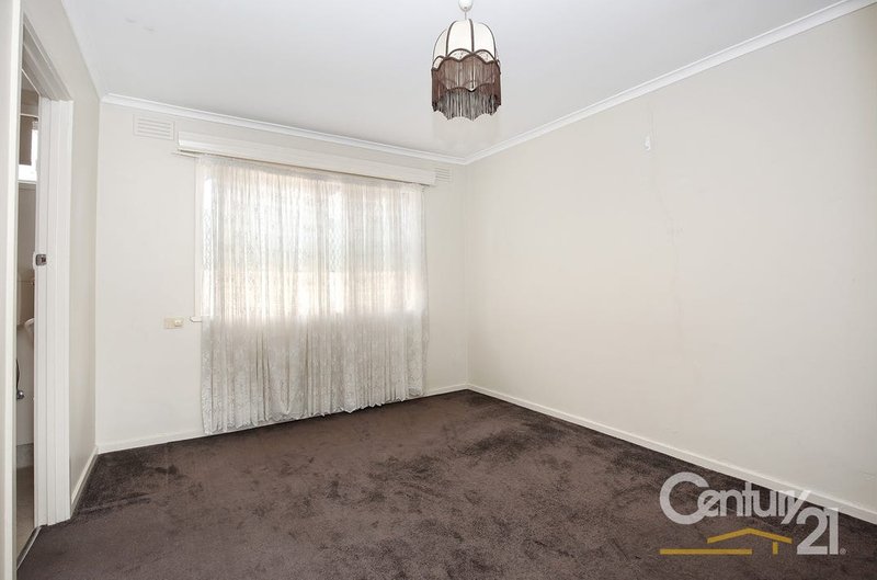 Photo - 2/20-24 Noble Street, Noble Park VIC 3174 - Image 6