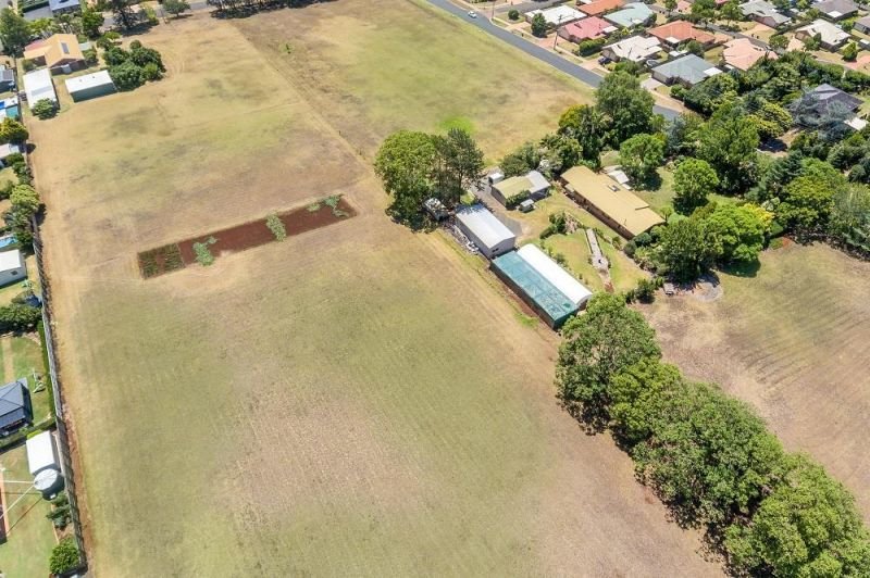 Photo - 2/20-42 Dallang Rd , Middle Ridge QLD 4350 - Image 4