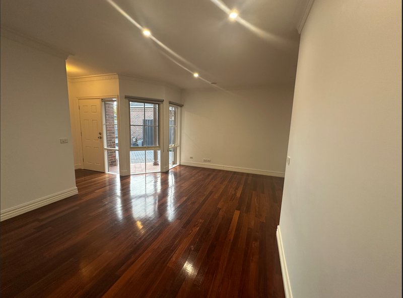 Photo - 2/20 Acacia Street, Glenroy VIC 3046 - Image 3