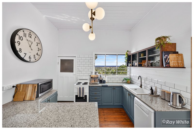 Photo - 220 Agnes Street, The Range QLD 4700 - Image 7