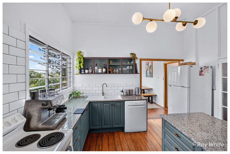 Photo - 220 Agnes Street, The Range QLD 4700 - Image 8