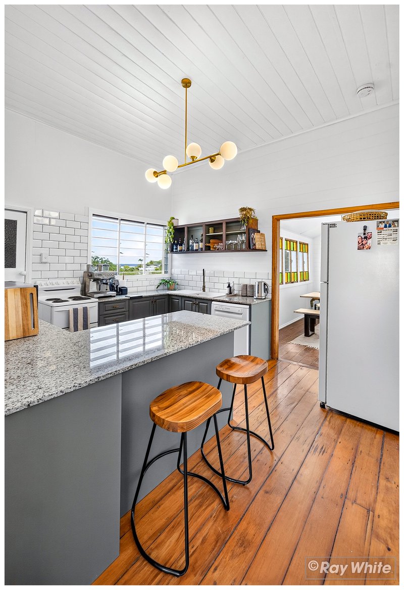 Photo - 220 Agnes Street, The Range QLD 4700 - Image 11