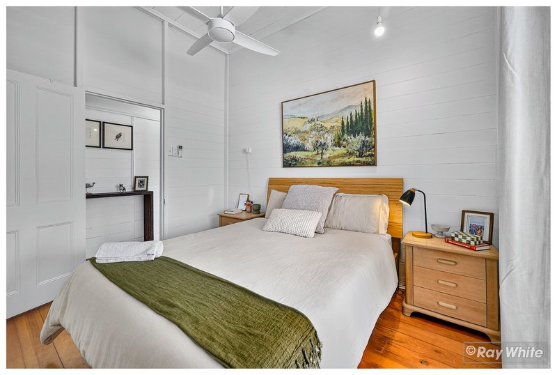 Photo - 220 Agnes Street, The Range QLD 4700 - Image 24