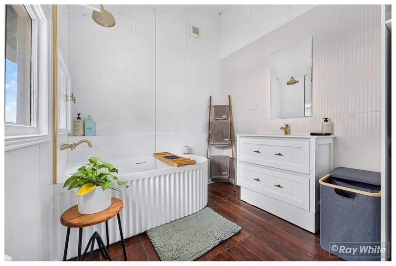 Photo - 220 Agnes Street, The Range QLD 4700 - Image 30