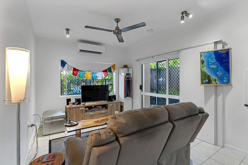 Photo - 2/20 Anderson Street, Trinity Beach QLD 4879 - Image 5