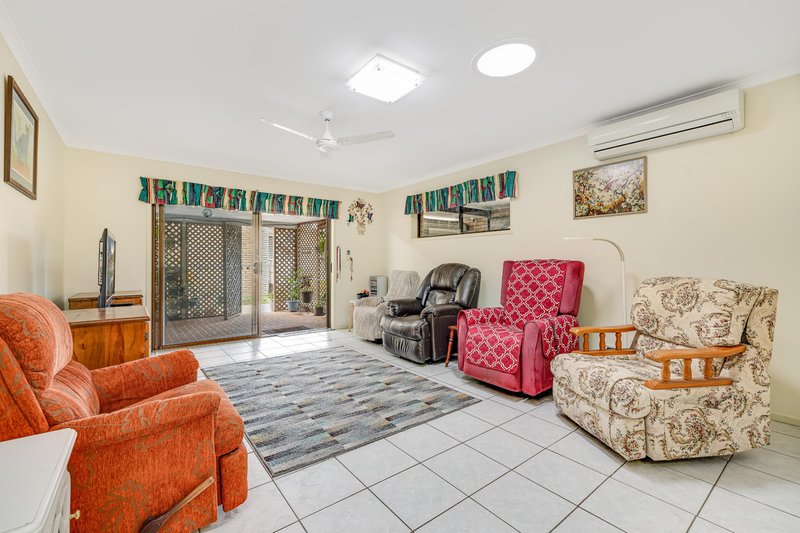 Photo - 2/20 Baldwin Street, Golden Beach QLD 4551 - Image 2