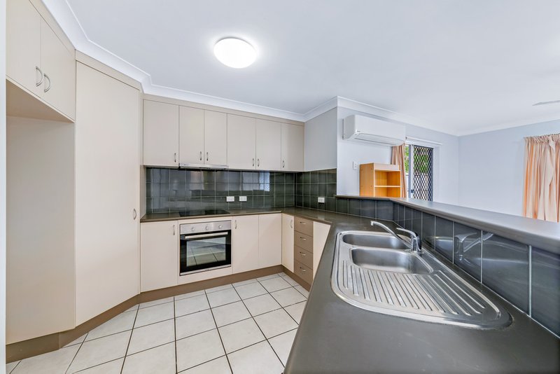 Photo - 2/20 Banksia Court, Cannonvale QLD 4802 - Image 3