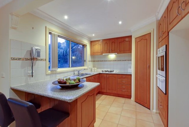 Photo - 220 Betula Avenue, Mill Park VIC 3082 - Image 4