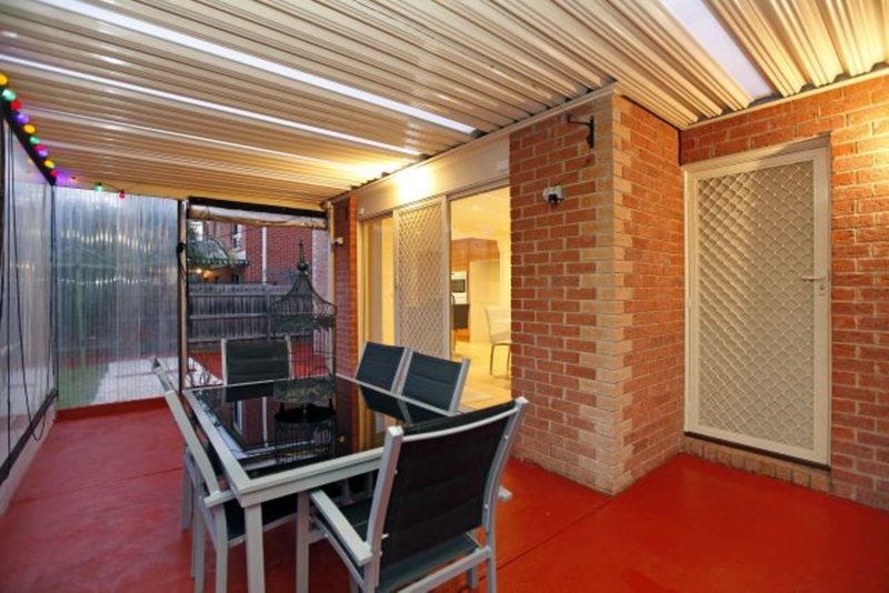 Photo - 220 Betula Avenue, Mill Park VIC 3082 - Image 10