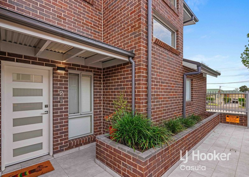 Photo - 2/20 Blackwood Avenue, Casula NSW 2170 - Image 2