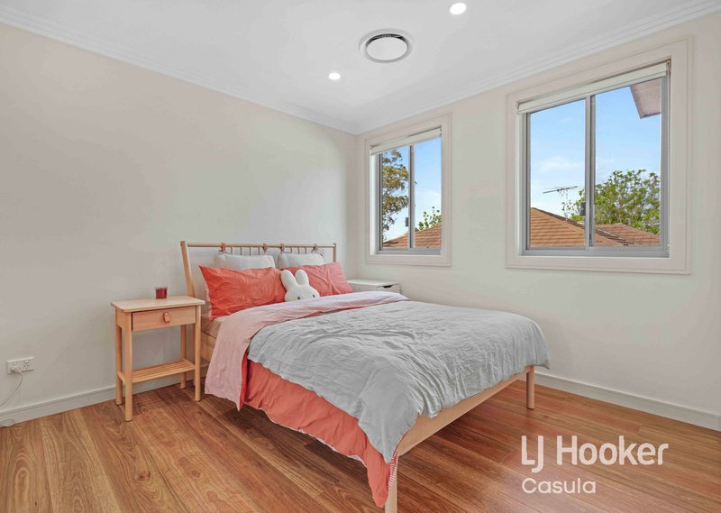 Photo - 2/20 Blackwood Avenue, Casula NSW 2170 - Image 5