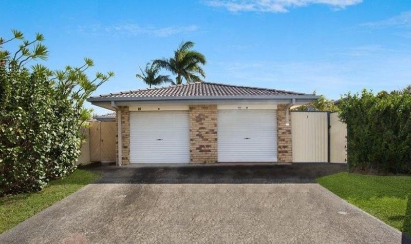 2/20 Bluemoon Close, Burleigh Waters QLD 4220