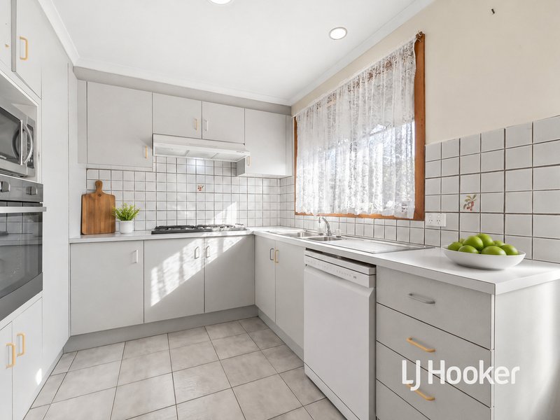 Photo - 2/20 Branton Road, Hoppers Crossing VIC 3029 - Image 6